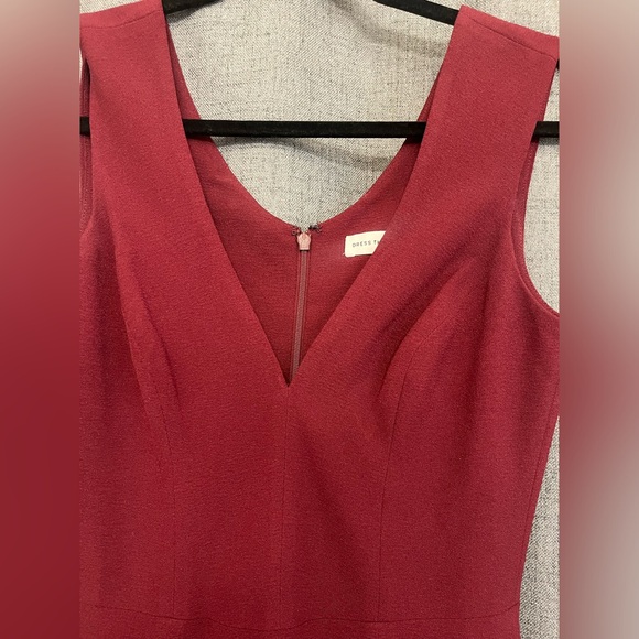 Dress the Population Sandra V-Neck Gown in Sark Magenta Small - Picture 5 of 6